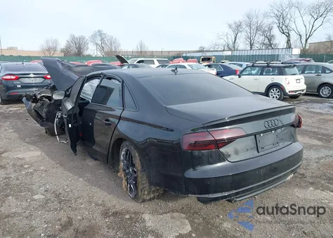 2016 Audi S8 4.0T Plus z USA, uszkodzony, nr VIN WUAJ5AFD0GN900743
